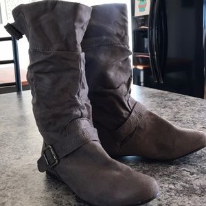 Dress boots